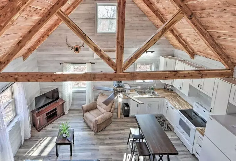 El Dorado Springs Cabin: Near Trails & Parks!