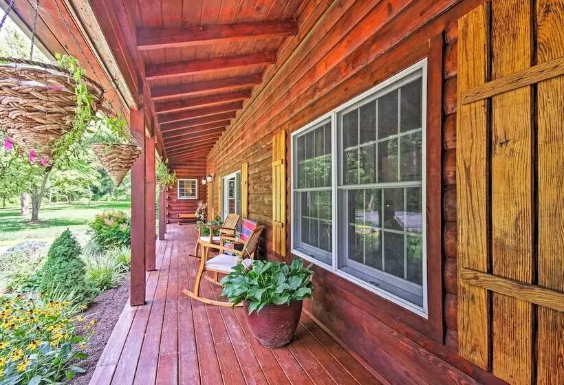 Family Retreat W/ Deck Near Appalachian Trail!
