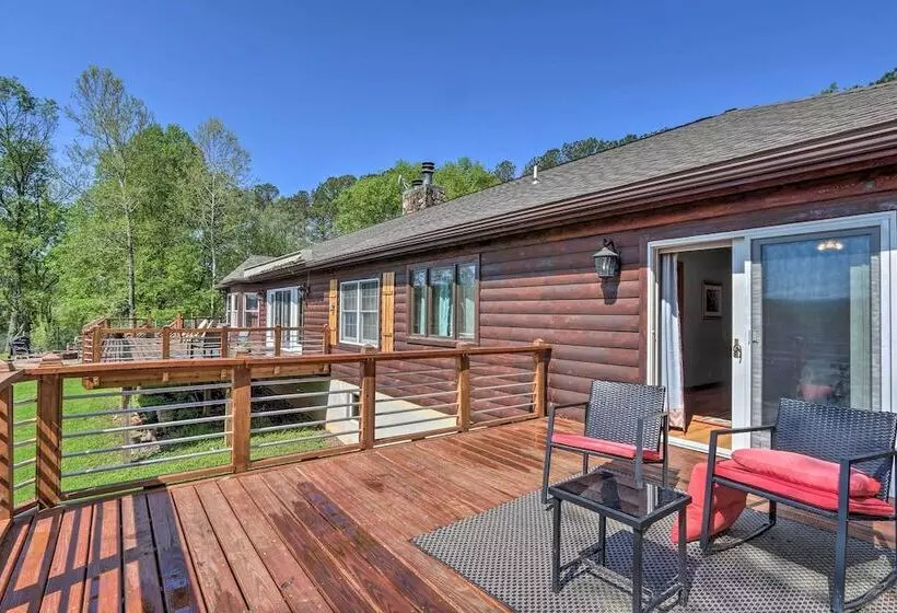 Family Retreat W/ Deck Near Appalachian Trail!