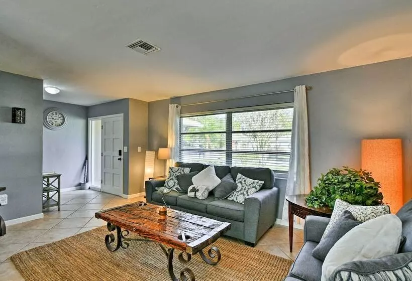 Florida Home 3 Mi To Siesta Key, Walk To Gulf Gate