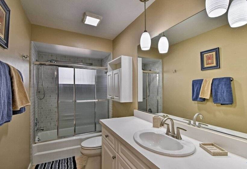 Florida Home 3 Mi To Siesta Key, Walk To Gulf Gate