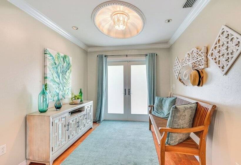 Fort Myers Bungalow   12 Miles To The Beach!