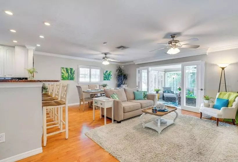 Fort Myers Bungalow   12 Miles To The Beach!