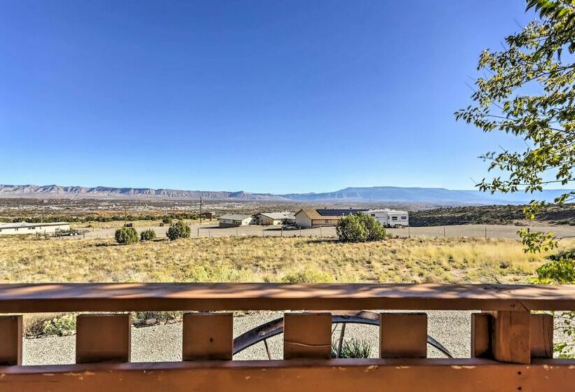 Great Views! Hot Tub & Minutes To Biking & Hiking!