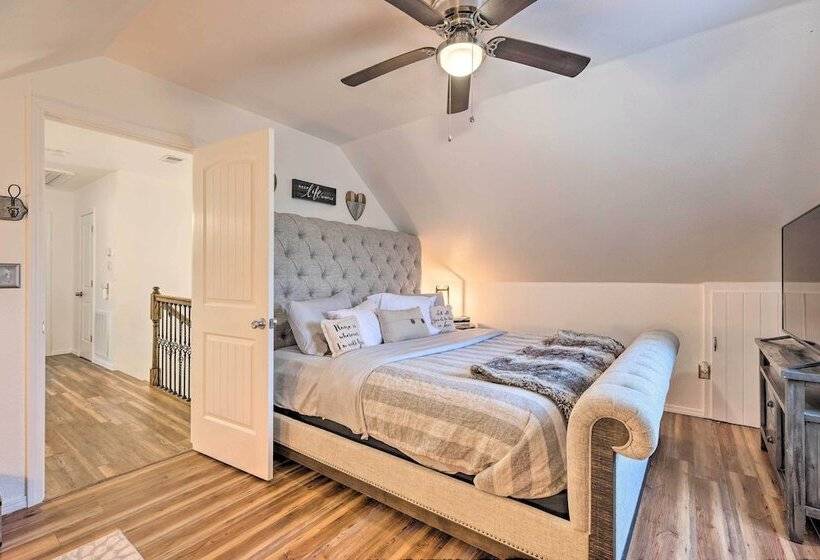 Hilltop Hideaway Branson Home W/ Trampoline!