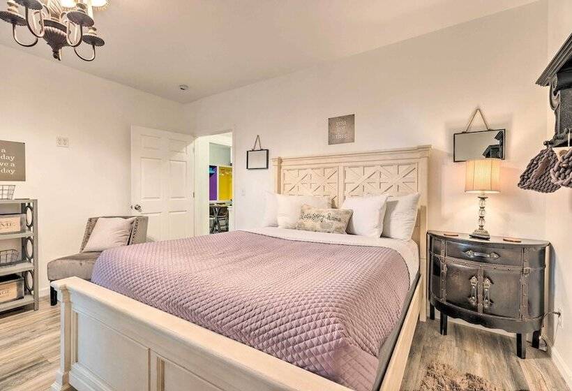 Hilltop Hideaway Branson Home W/ Trampoline!