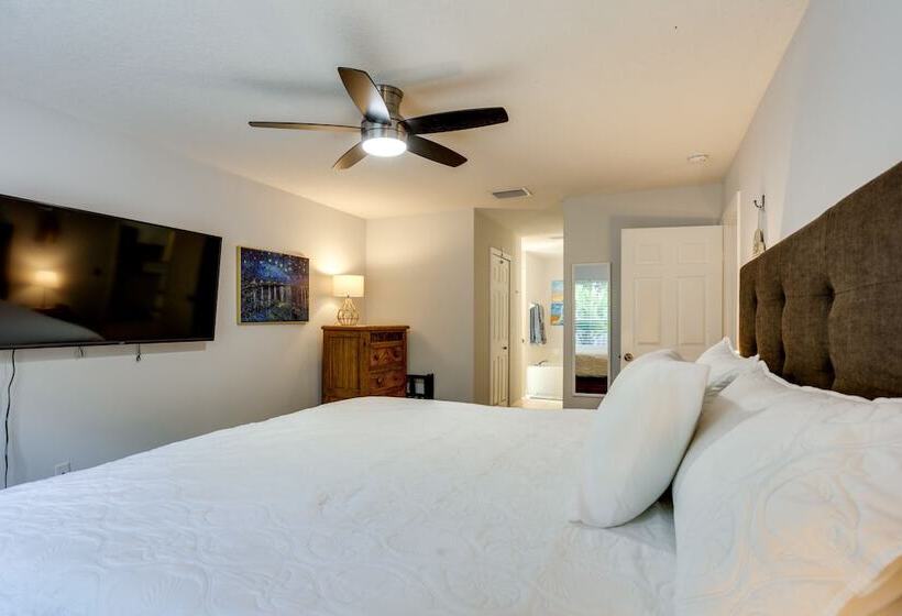 Inviting Jensen Beach Home W/ Screened In Patio!