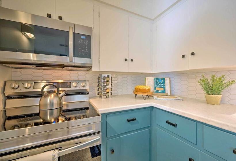 Waterfront Lake Dora Escape W/ Private Dock & Slip