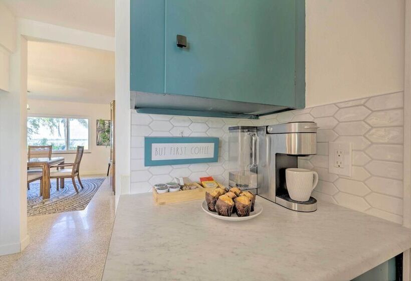 Waterfront Lake Dora Escape W/ Private Dock & Slip