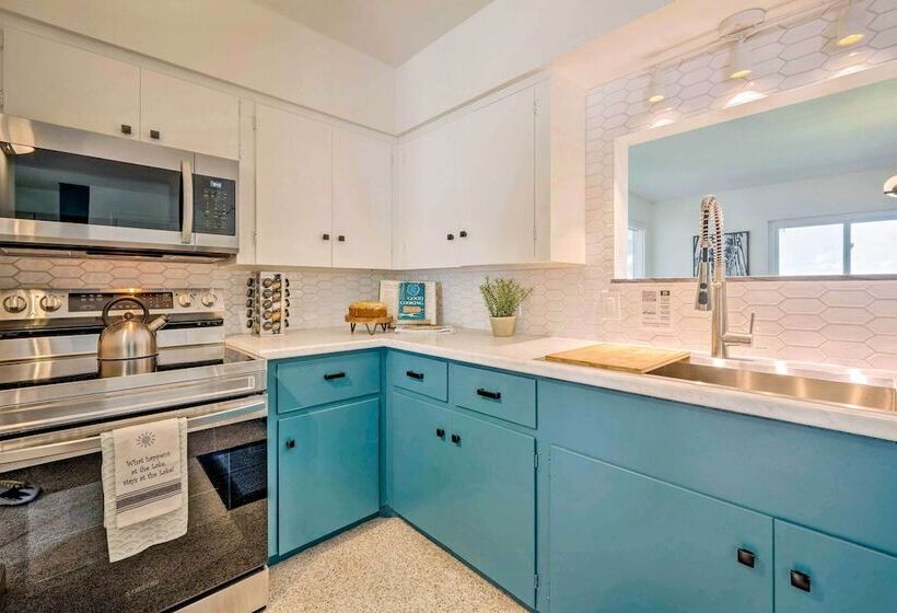 Waterfront Lake Dora Escape W/ Private Dock & Slip