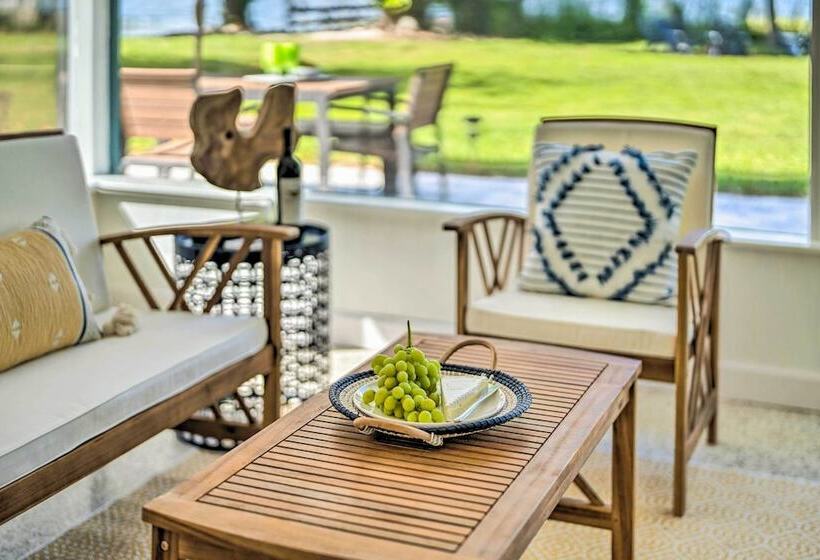 Waterfront Lake Dora Escape W/ Private Dock & Slip