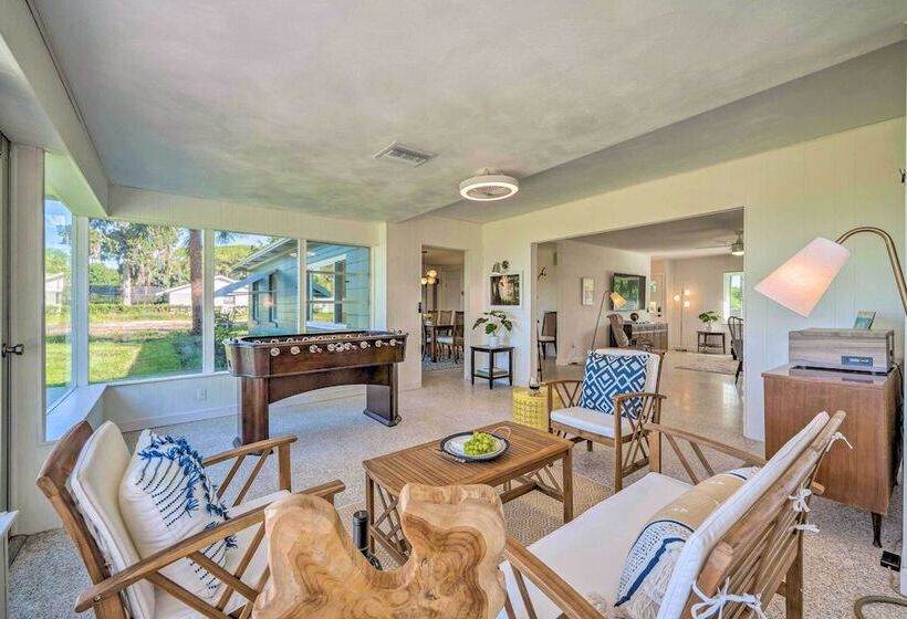 Waterfront Lake Dora Escape W/ Private Dock & Slip