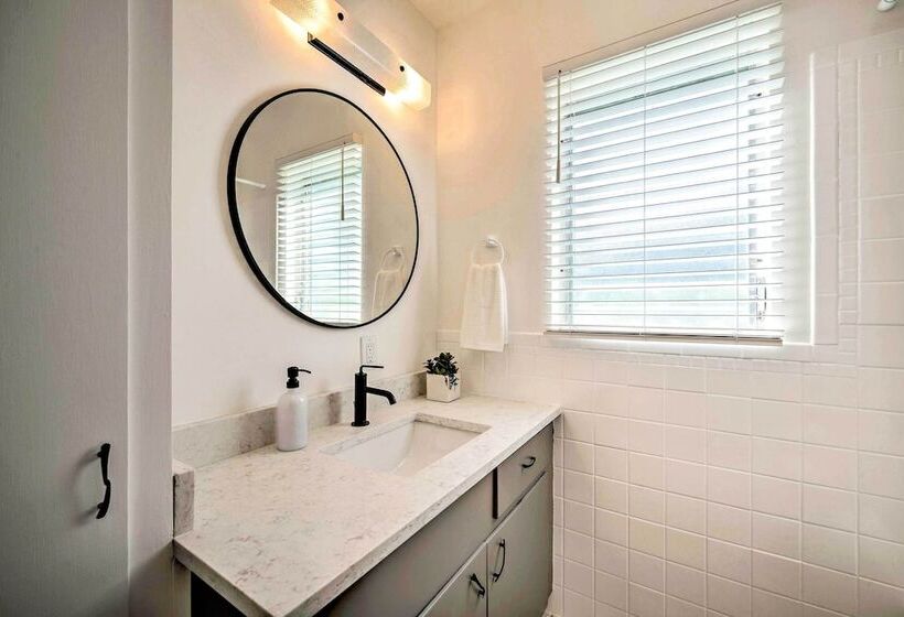 Waterfront Lake Dora Escape W/ Private Dock & Slip