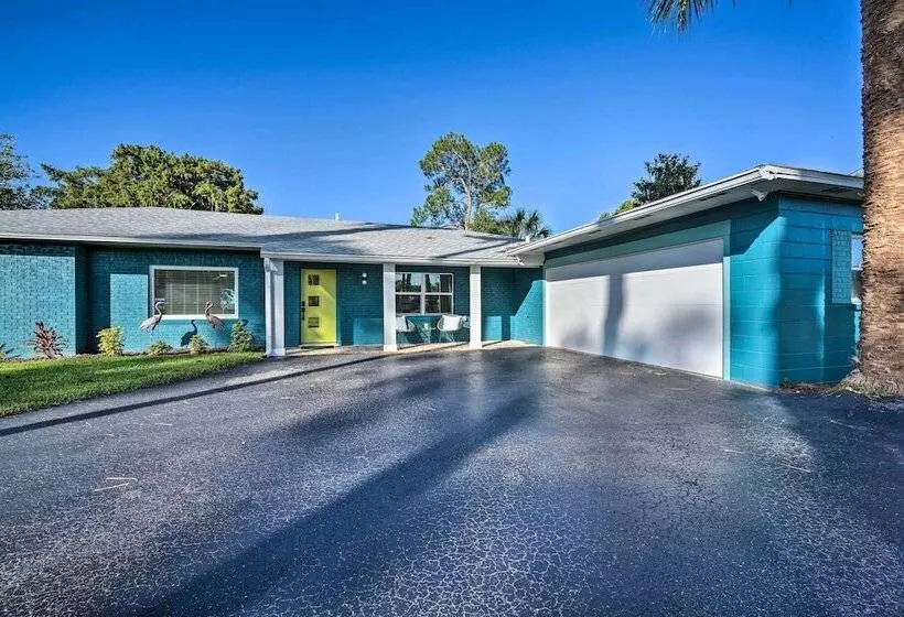 Waterfront Lake Dora Escape W/ Private Dock & Slip