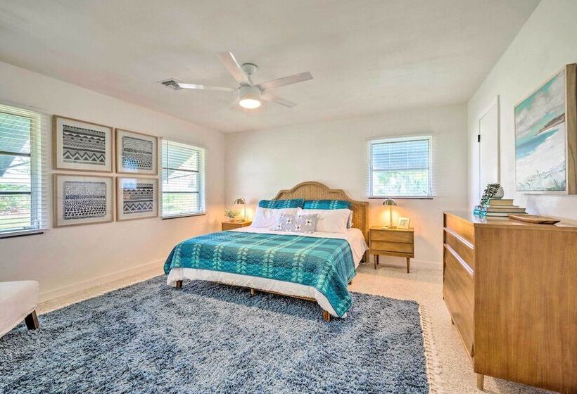 Waterfront Lake Dora Escape W/ Private Dock & Slip