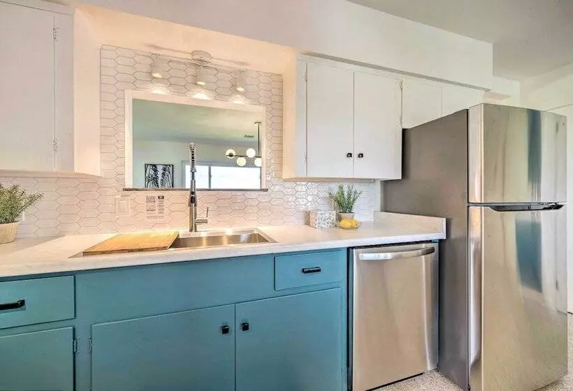 Waterfront Lake Dora Escape W/ Private Dock & Slip