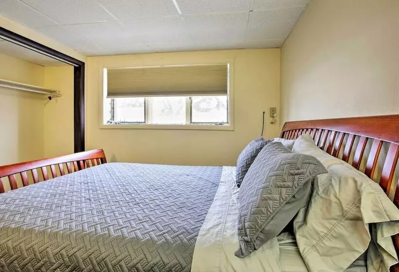 Lakefront Fairbanks Unit, 1 Mile To Pioneer Park!