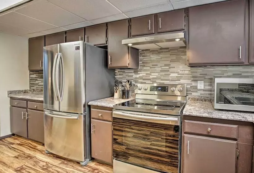 Lakefront Fairbanks Unit, 1 Mile To Pioneer Park!