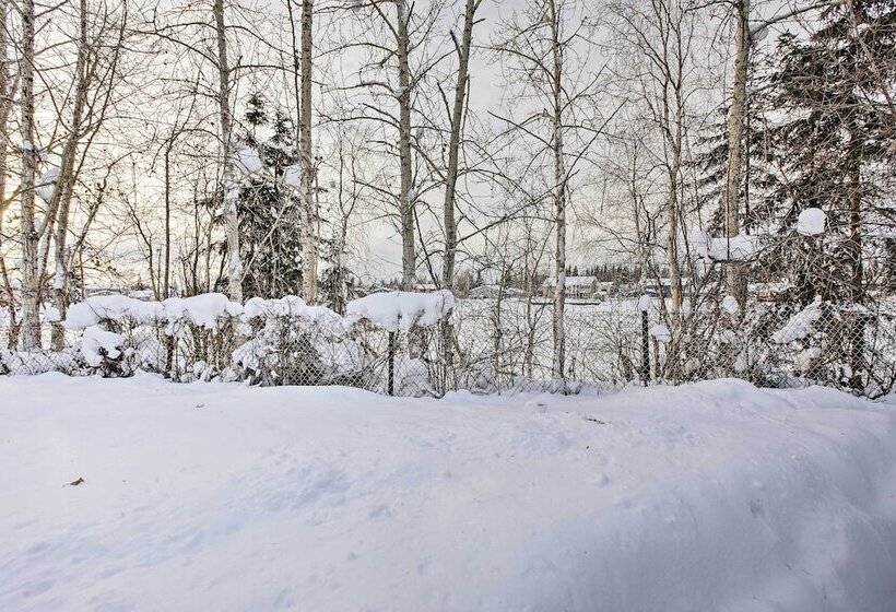 Lakefront Fairbanks Unit, 1 Mile To Pioneer Park!