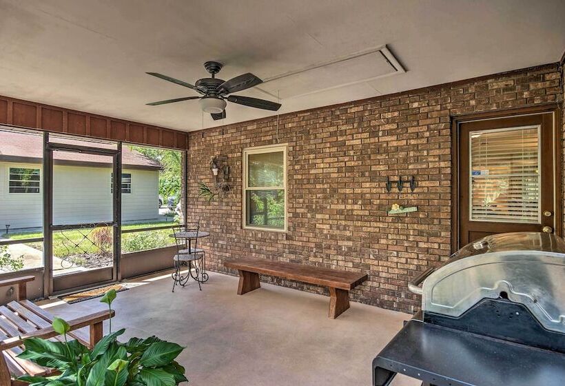 Lakefront Frostproof Vacation Rental W/ Beach!