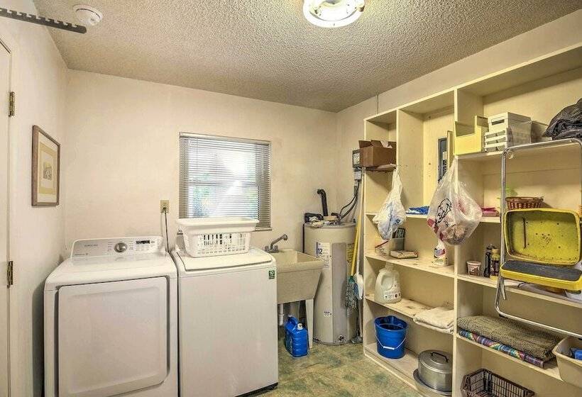 Lakefront Frostproof Vacation Rental W/ Beach!