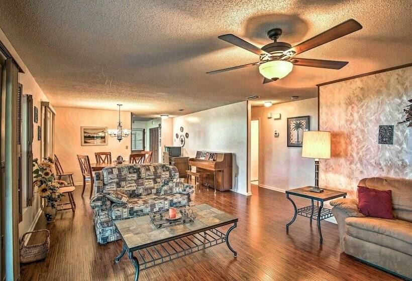 Lakefront Frostproof Vacation Rental W/ Beach!