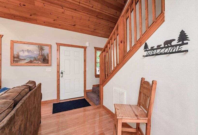 Lakefront Branson Cabin: 6 Mi To Branson Strip!