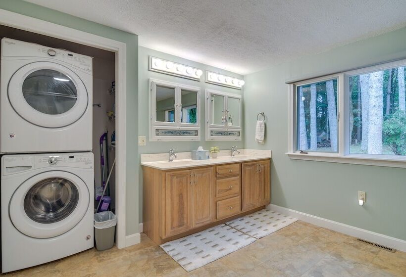 Lakefront Naples Retreat With Docks & Fire Pits!