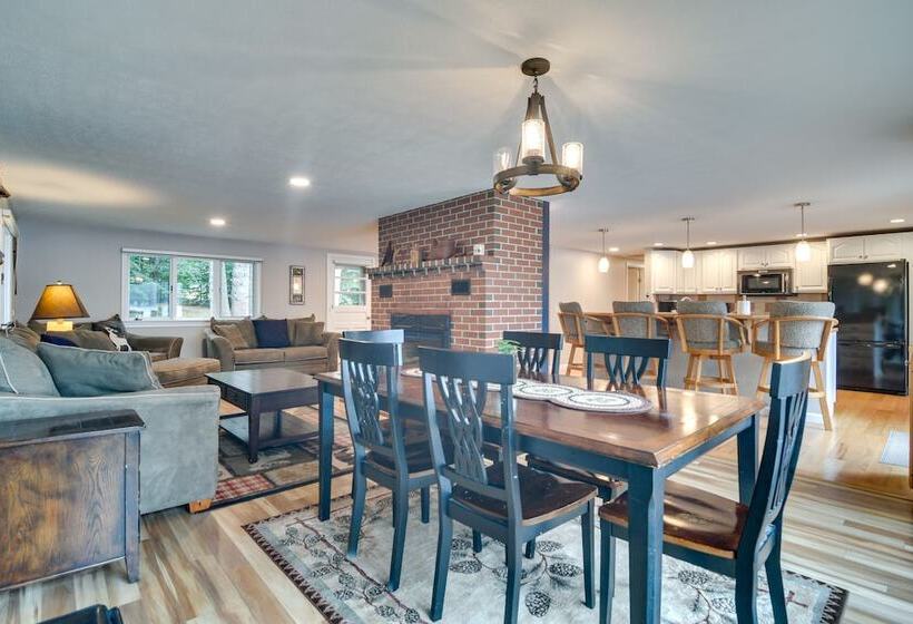 Lakefront Naples Retreat With Docks & Fire Pits!