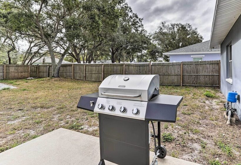 Largo Hideaway W/ Game Room & Fenced Yard!