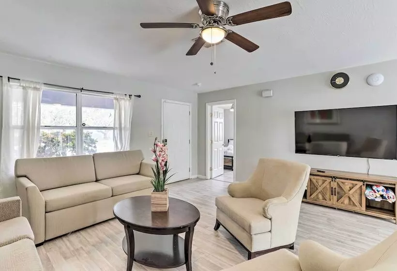 Largo Hideaway W/ Game Room & Fenced Yard!