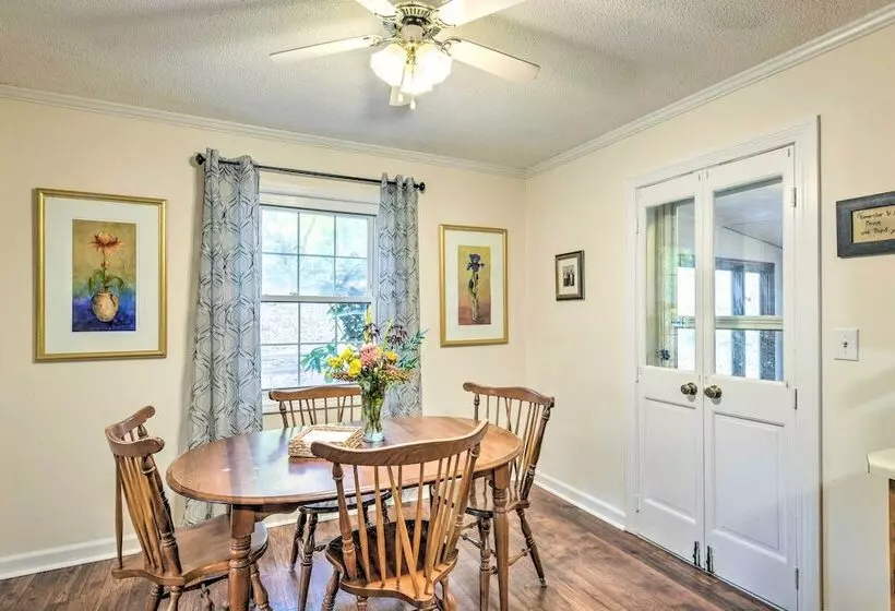 Lovely Taylors Home: 8 Mi To Dtwn Greenville!