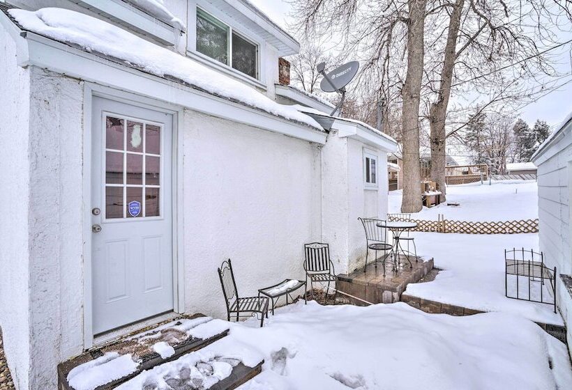 8 Mi To Downtown: Convenient Minneapolis Home