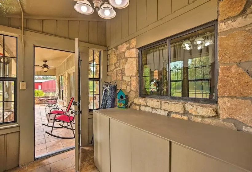 Nini S Love  Cottage W/ Deck + Fishing Pond!