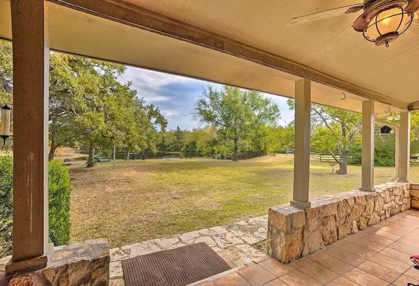 Nini S Love  Cottage W/ Deck + Fishing Pond!
