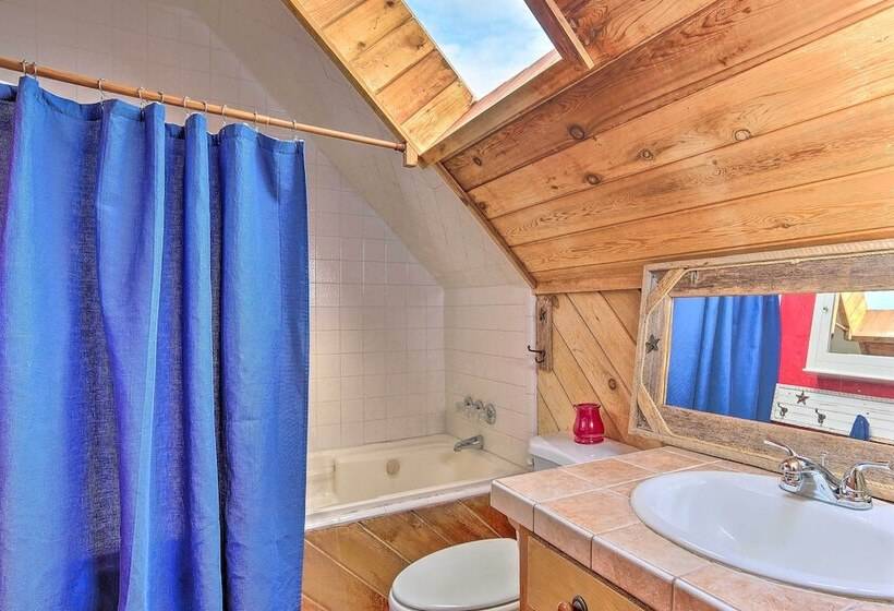 Nini S Love  Cottage W/ Deck + Fishing Pond!