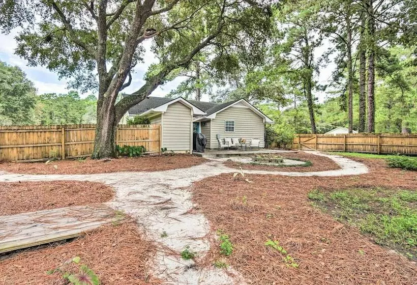 Peaceful Beaufort Home W/ Front Porch + Grill