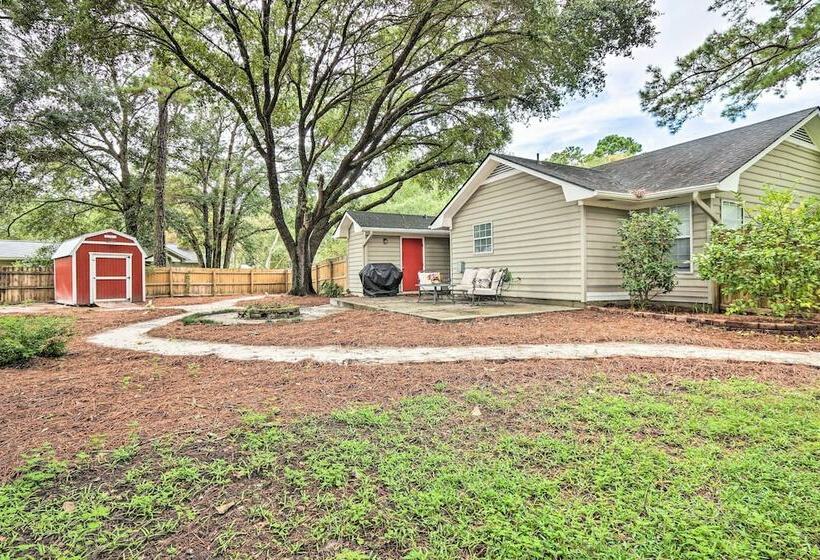 Peaceful Beaufort Home W/ Front Porch + Grill