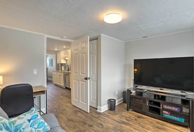 Pet Friendly Gulfport Home < 2 Mi To Beach