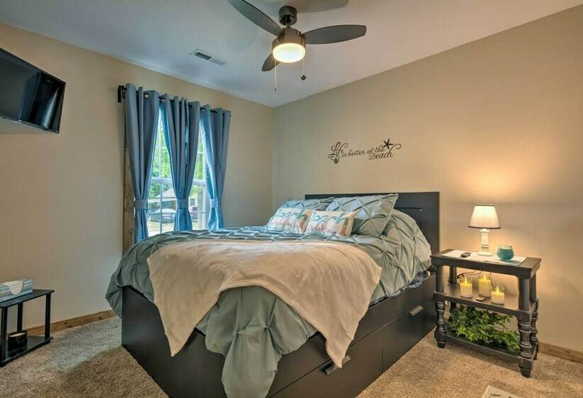 Pet Friendly Stockton Retreat W/ Fire Pit!