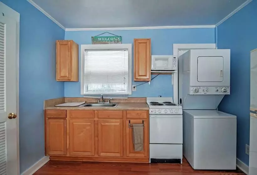 Quiet Cottage < 1/2 Mi To Gulf Coast & Boardwalk!