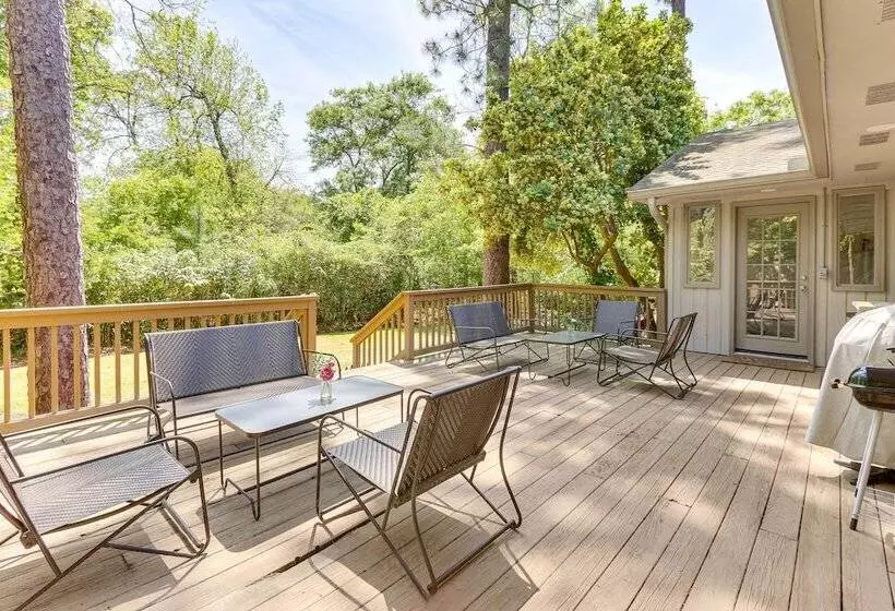 Sea Pines Resort Escape W/ Deck ~ 2 Mi To Beach!