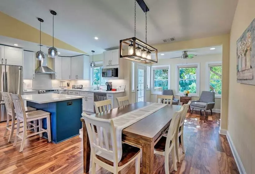 Sea Pines Resort Escape W/ Deck ~ 2 Mi To Beach!