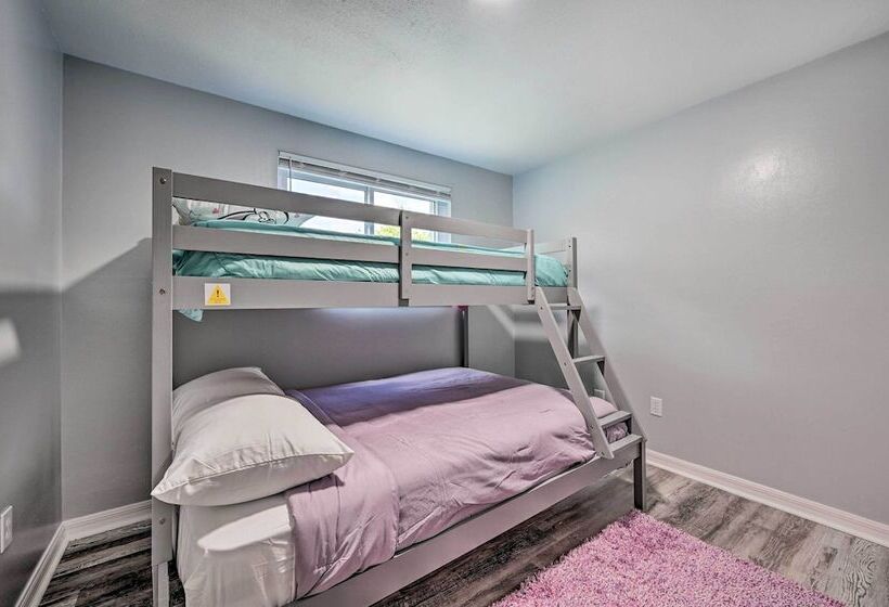 Spacious Brandon Home W/ Private Outdoor Pool