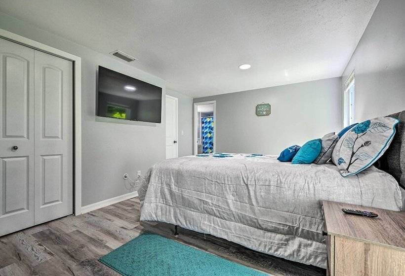 Spacious Brandon Home W/ Private Outdoor Pool