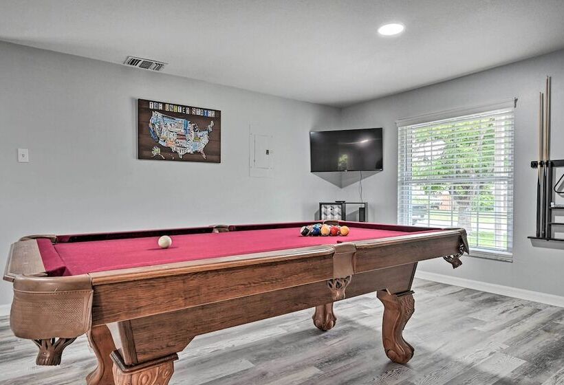 Spacious Brandon Home W/ Private Outdoor Pool