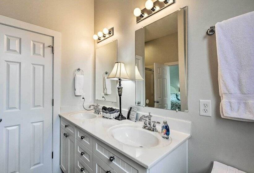 Spacious Miramar Beach Cottage W/ Beach Access!