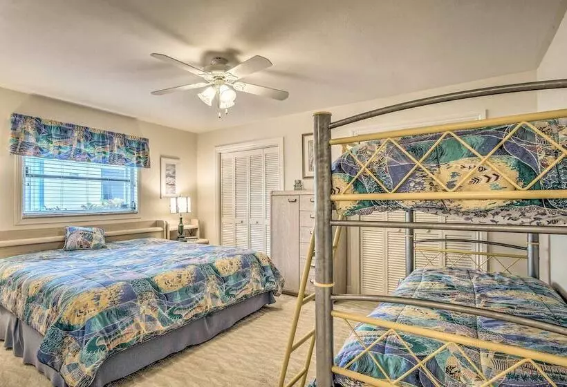 Spacious Naples Home < 1 Mi To Vanderbilt Beach!