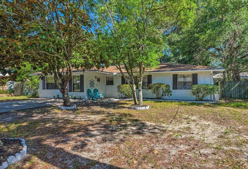 Stellar Fort Walton Retreat ~ 2 Mi To Beach!