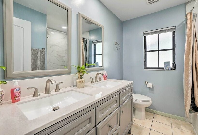 Stunning Retreat ~ 3 Miles To Pier!